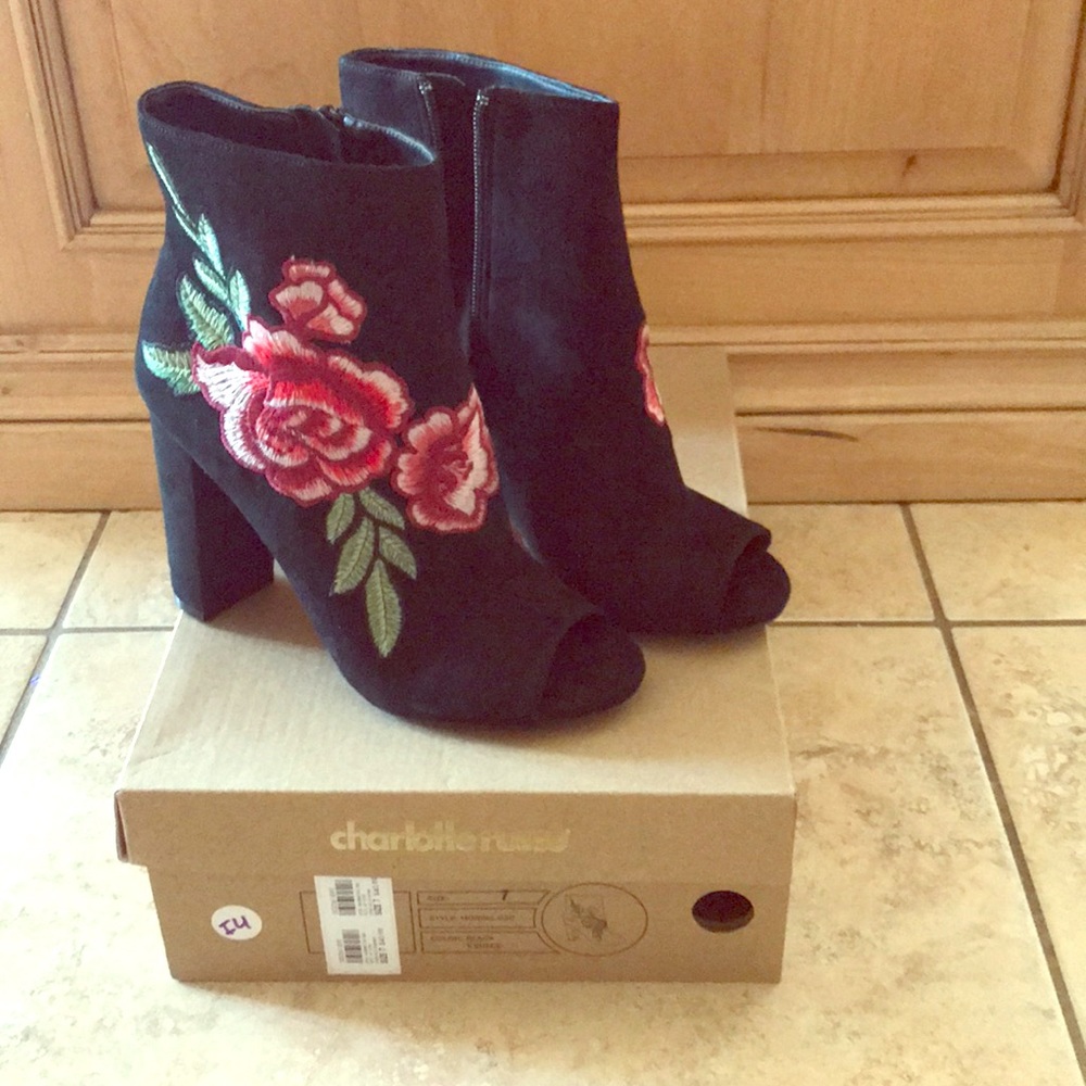 Black, Floral Peep Toe Booties —- Never Worn